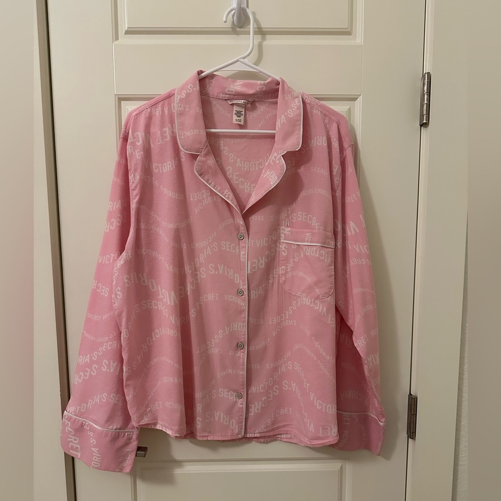 Victoria Secrets Pink Pajamas Set, Super Soft 
Size Extra Large XL long sleeve